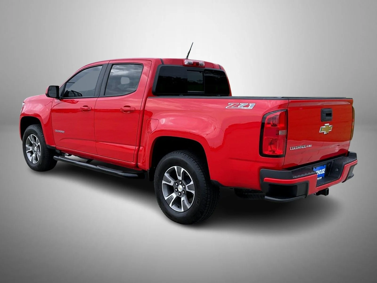 Used 2017 Red Chevrolet Z71 image 7