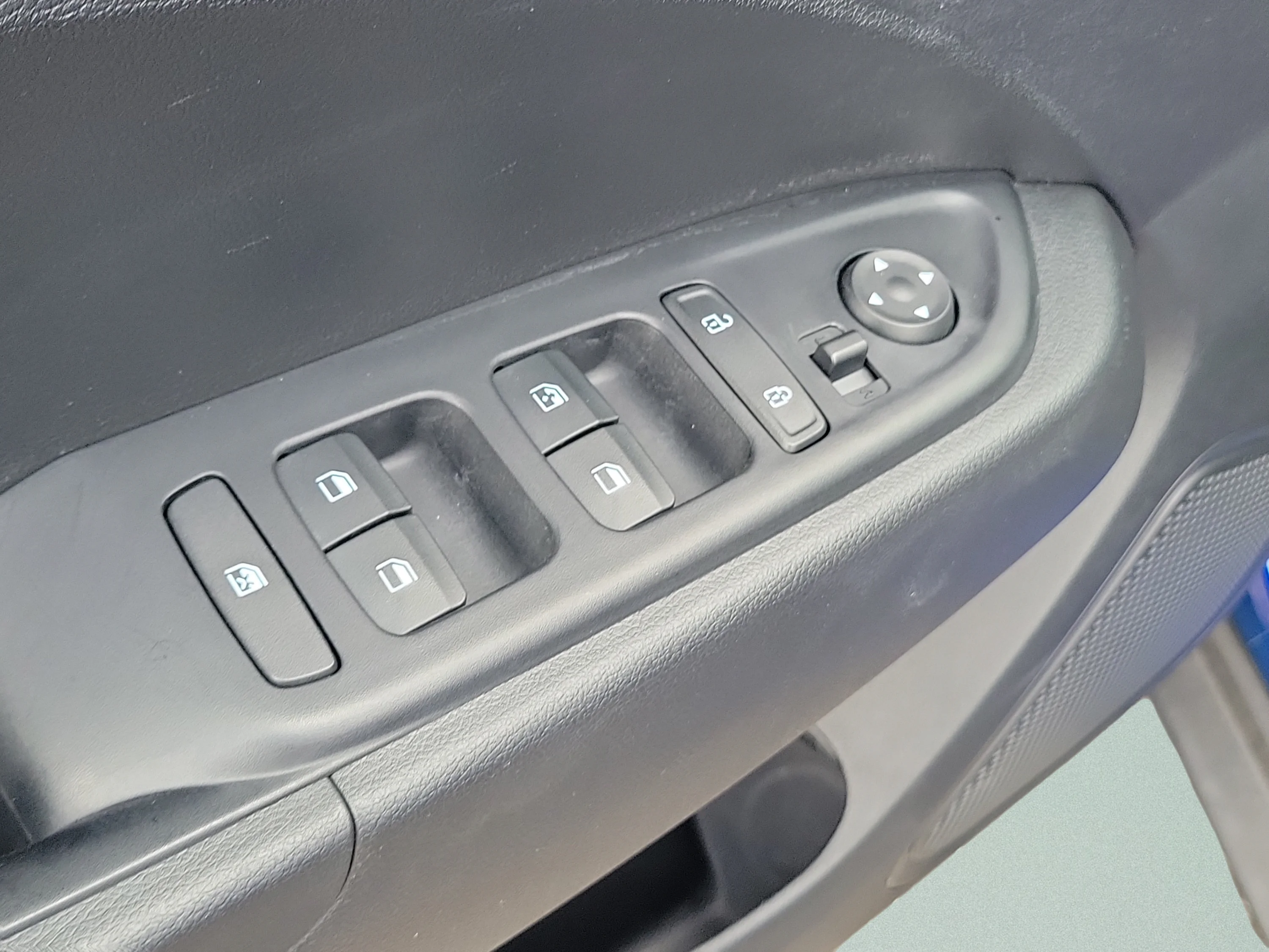 Used 2024 Intense Blue Hyundai SEL image 19
