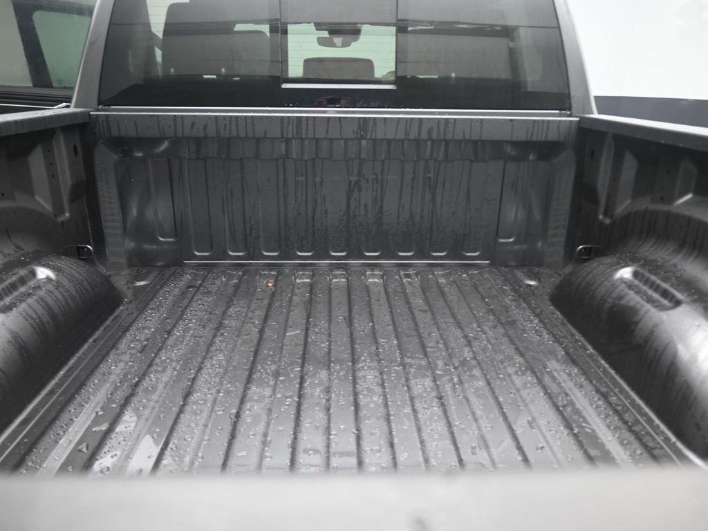 New 2026 Granite Crystal Metallic Clear-Coat Exterior Paint RAM Laramie image 16