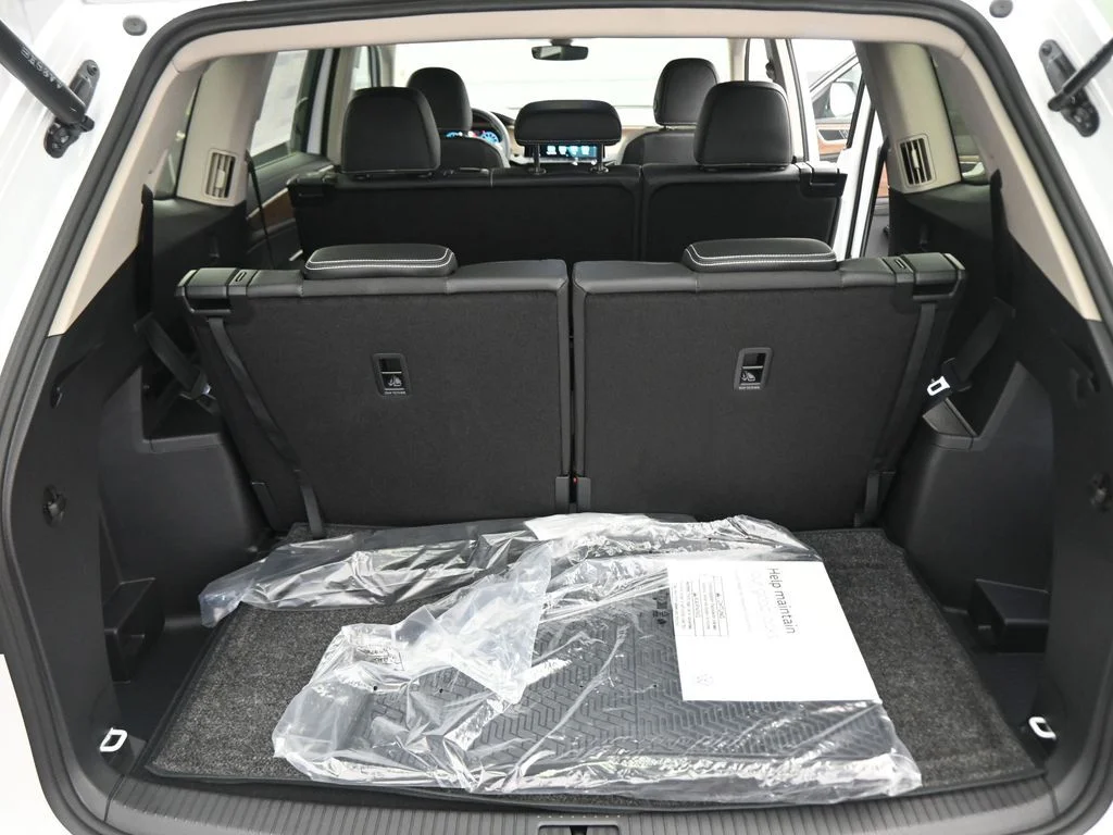 2026 Volkswagen Atlas SE - Photo 44