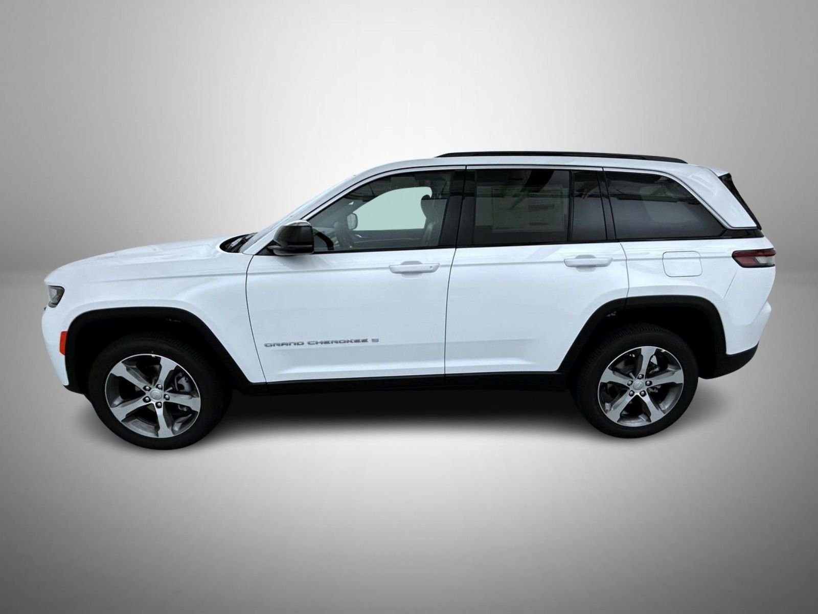 New 2026 Bright White Clear-Coat Exterior Paint Jeep Limited image 8
