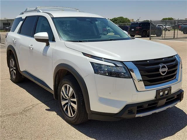 Used 2025 White Nissan SL Front-Wheel Drive image 5