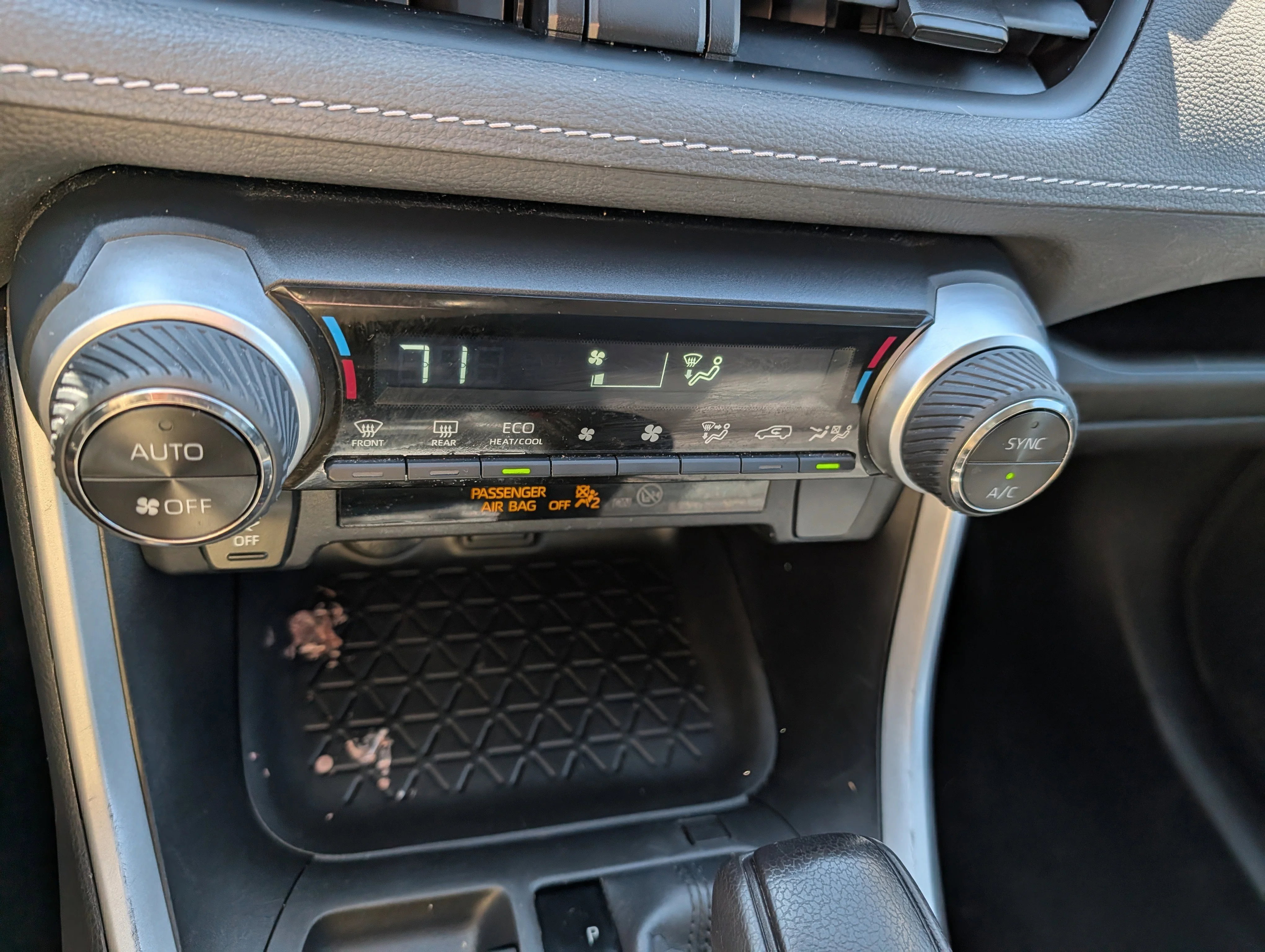 Used 2022 White Toyota Hybrid XLE image 30