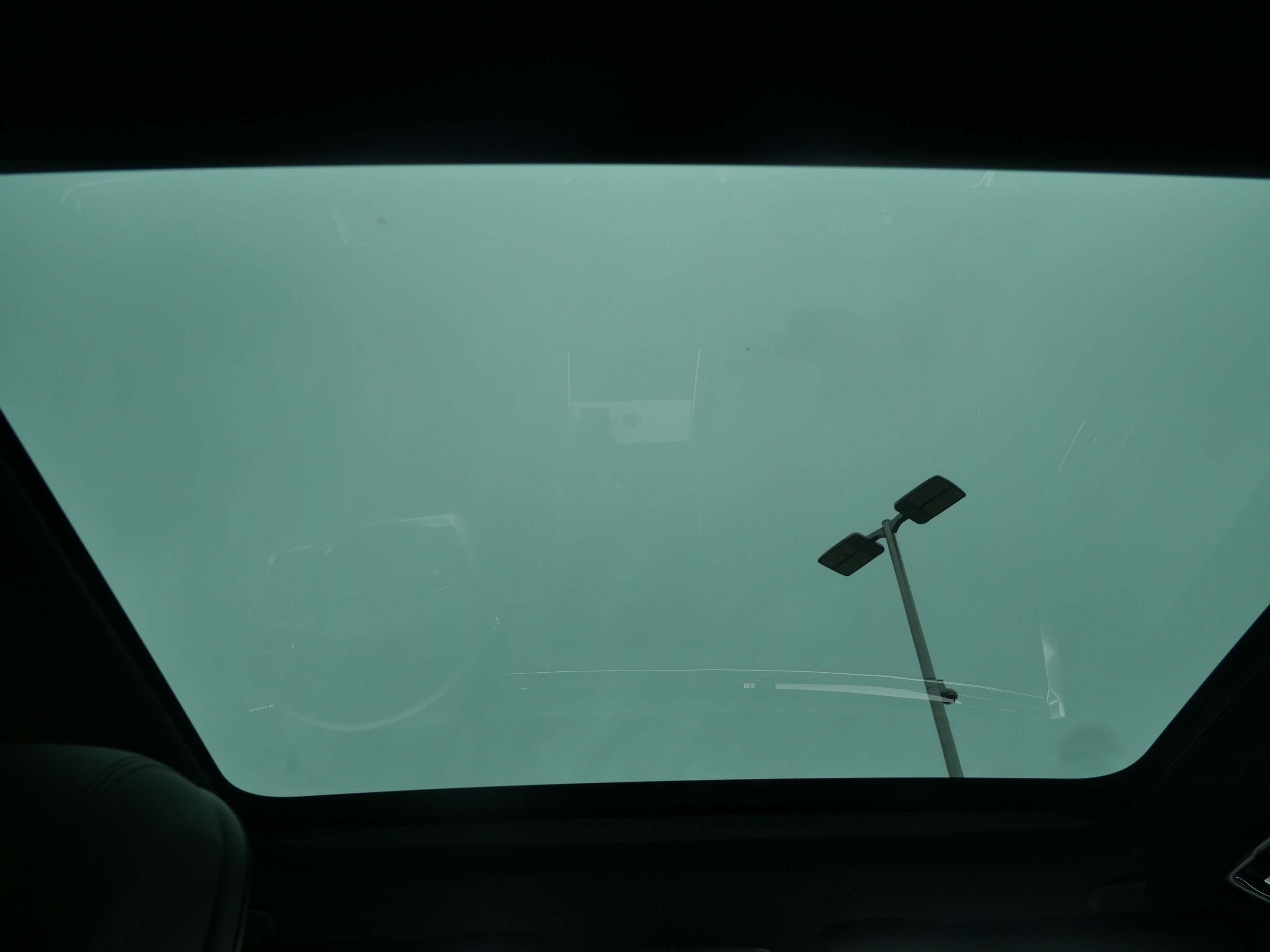 New 2026 Santorini Black Land Rover SE image 7