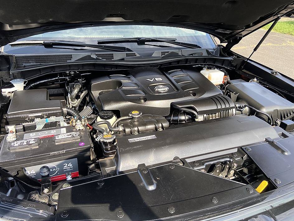 Used 2023 Super Black Nissan SL image 19