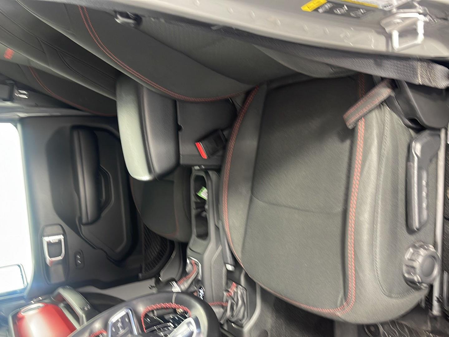 Used 2021 Sting-Gray Clearcoat Jeep Rubicon image 13