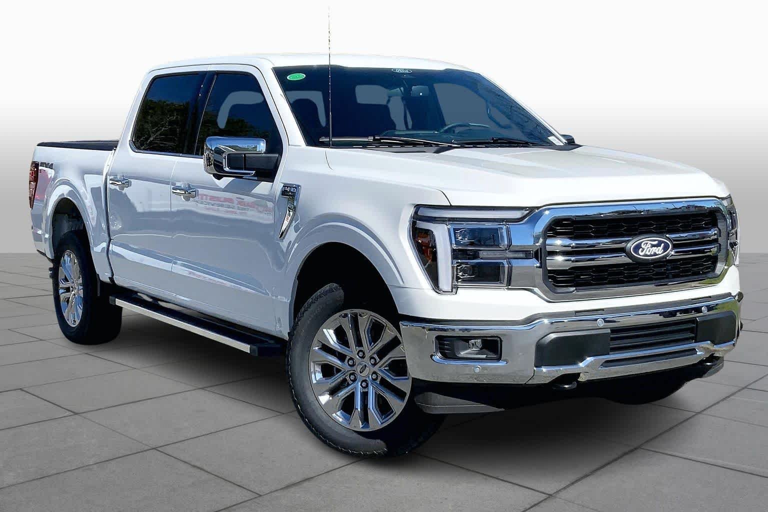New 2026 Star White Metallic Tri-Coat Ford Lariat® image 2
