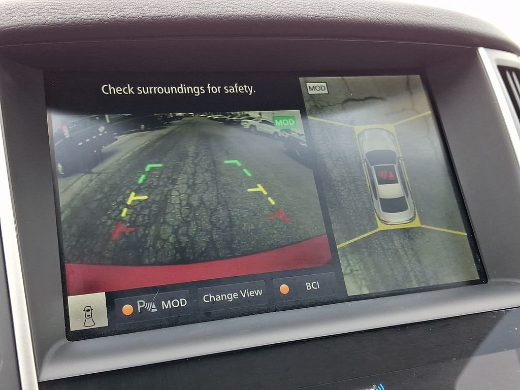 Used 2023 Red INFINITI LUXE image 18