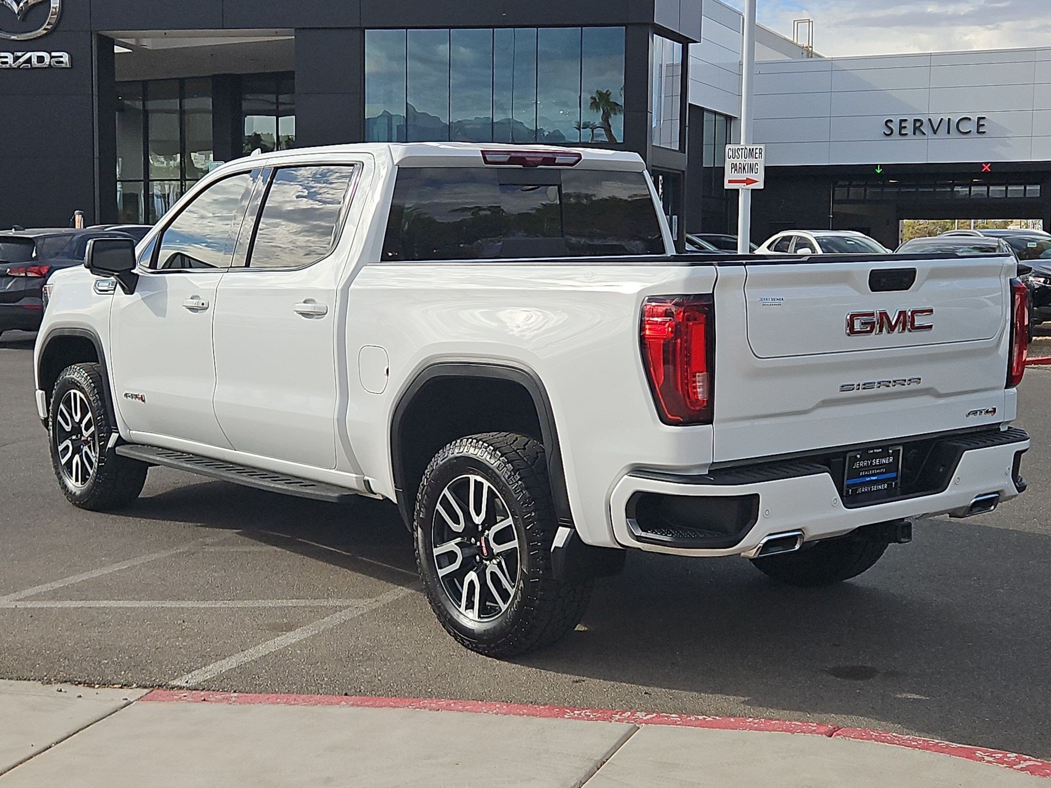 Used 2025 Summit White GMC AT4 image 4