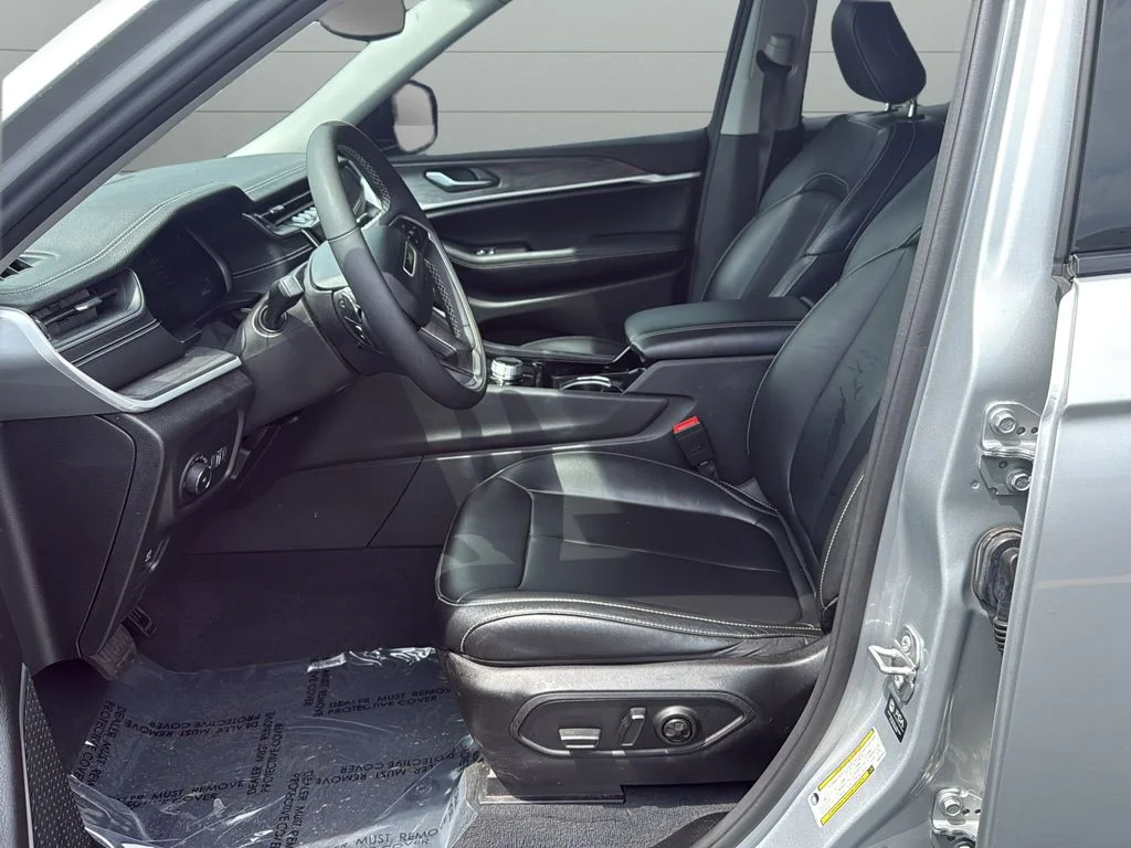 Certified Used 2023 Silver Jeep Limited image 10