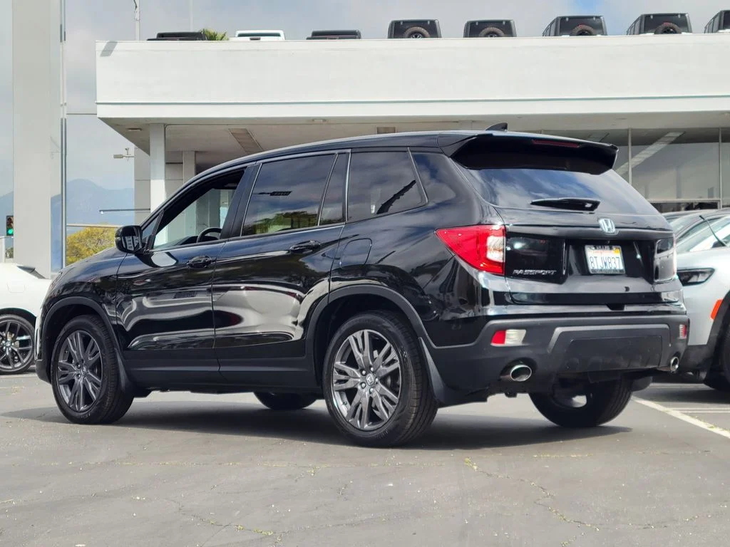 Used 2020  Honda EX-L image 2