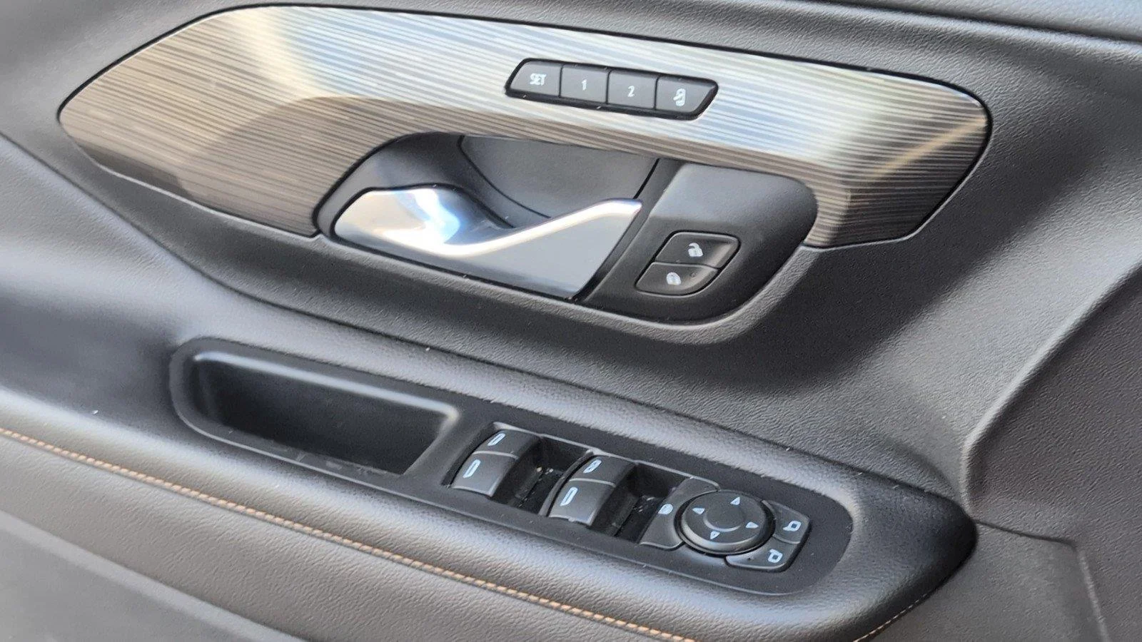 Used 2021 Graphite Gray Metallic GMC SLT image 20