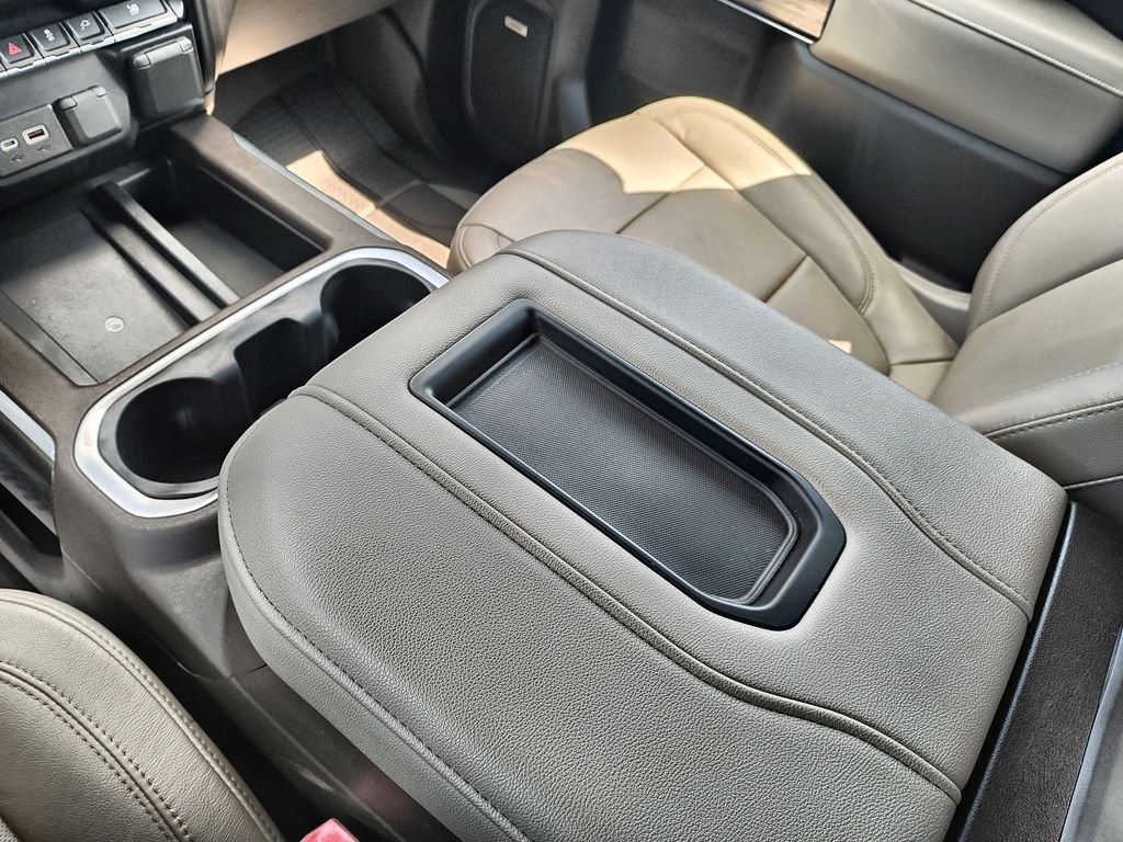 Used 2019 White Chevrolet LTZ image 21