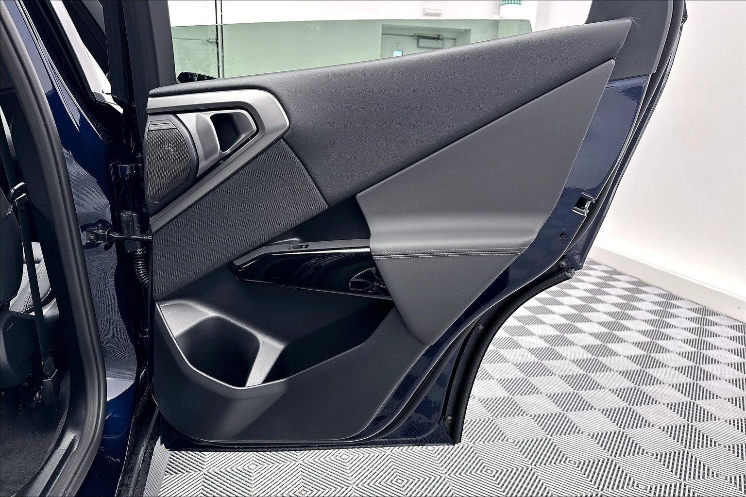 New 2026 Tanzanite Blue II Metallic BMW 30 xDrive image 32
