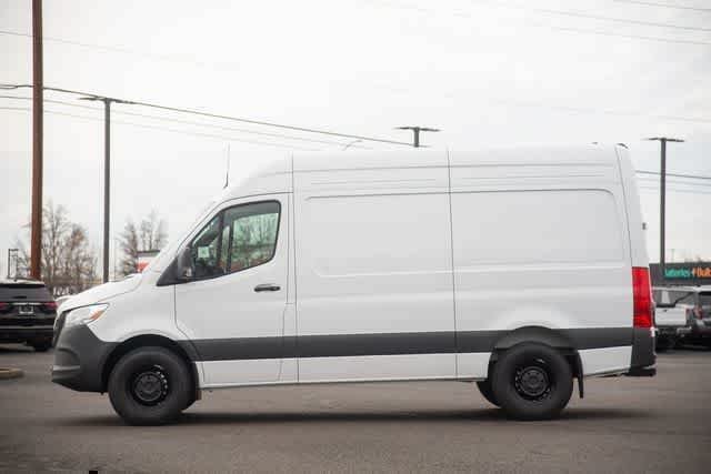 Used 2025 Arctic White Mercedes-Benz  image 5