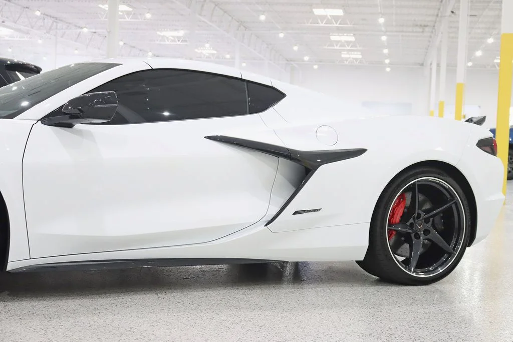 Used 2025 White Chevrolet E-Ray image 3