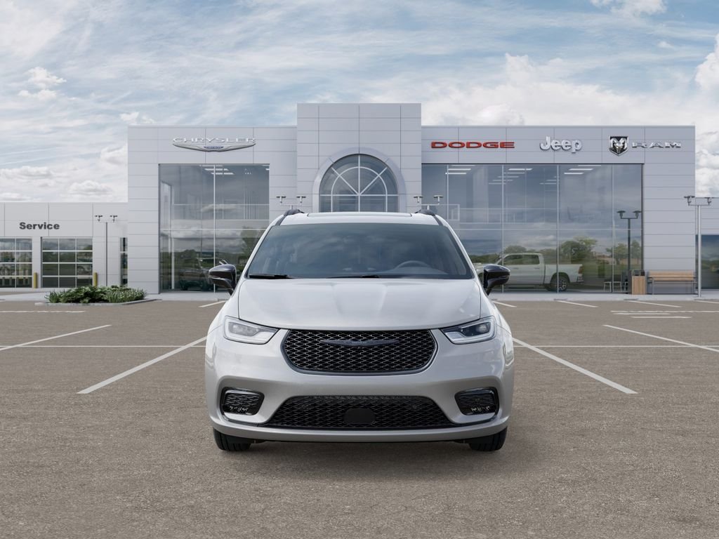New 2026 Silver Mist Clearcoat Chrysler Limited image 6