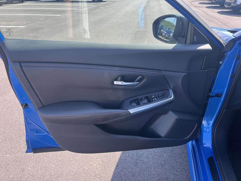 Used 2022 Blue Nissan SR image 15
