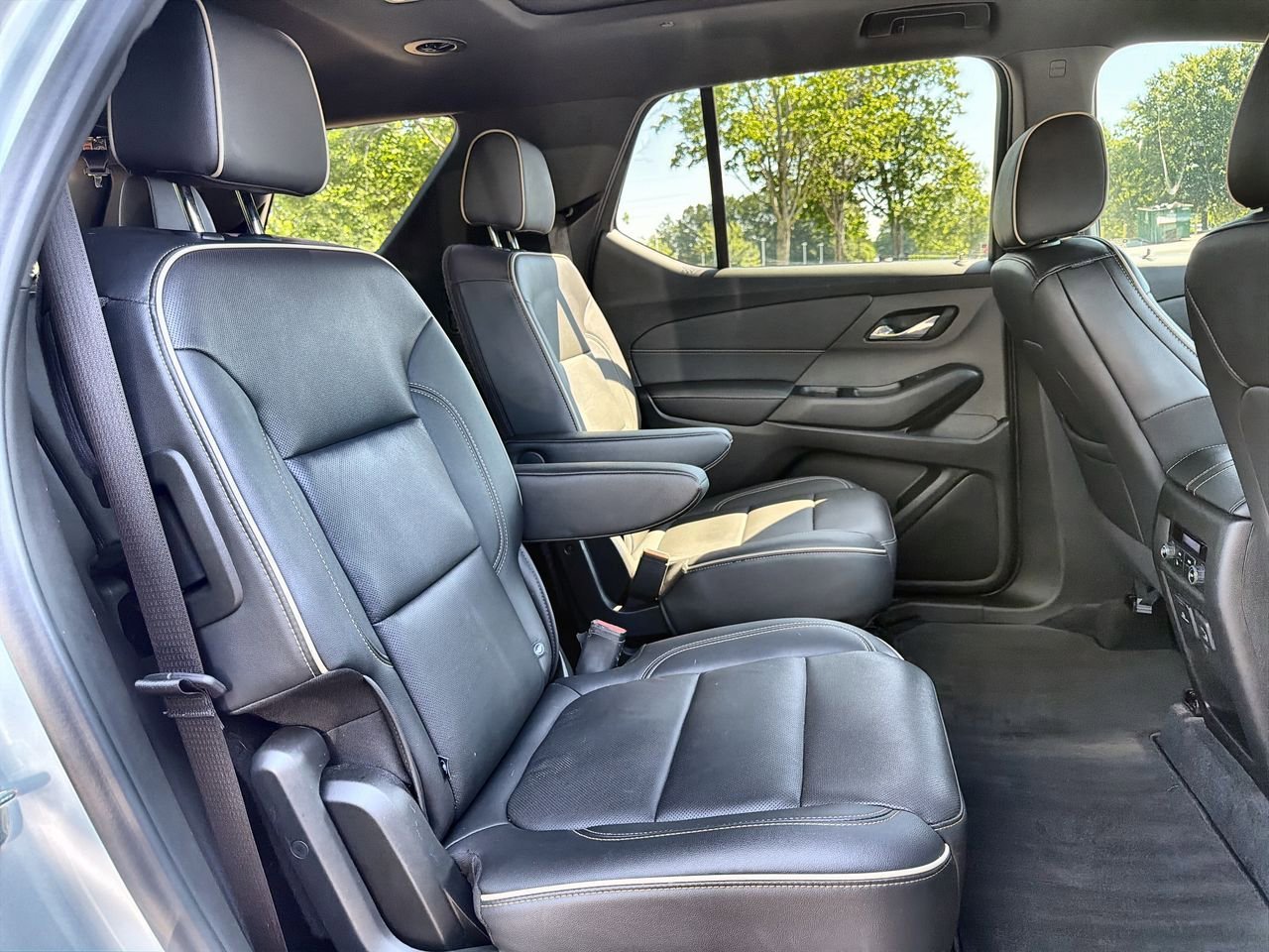Used 2023 Summit White Chevrolet Premier image 22