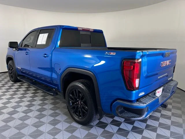 Used 2022 Blue Metallic GMC Elevation image 5