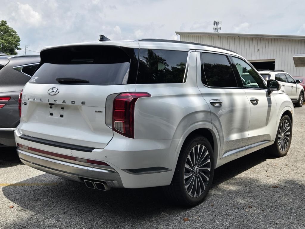 Used 2024 White Hyundai Calligraphy image 2