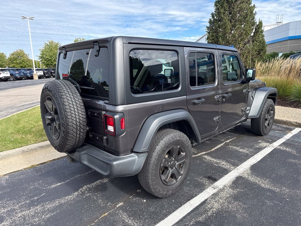 Used 2018 Gray Jeep Sport S 4x4 image 9