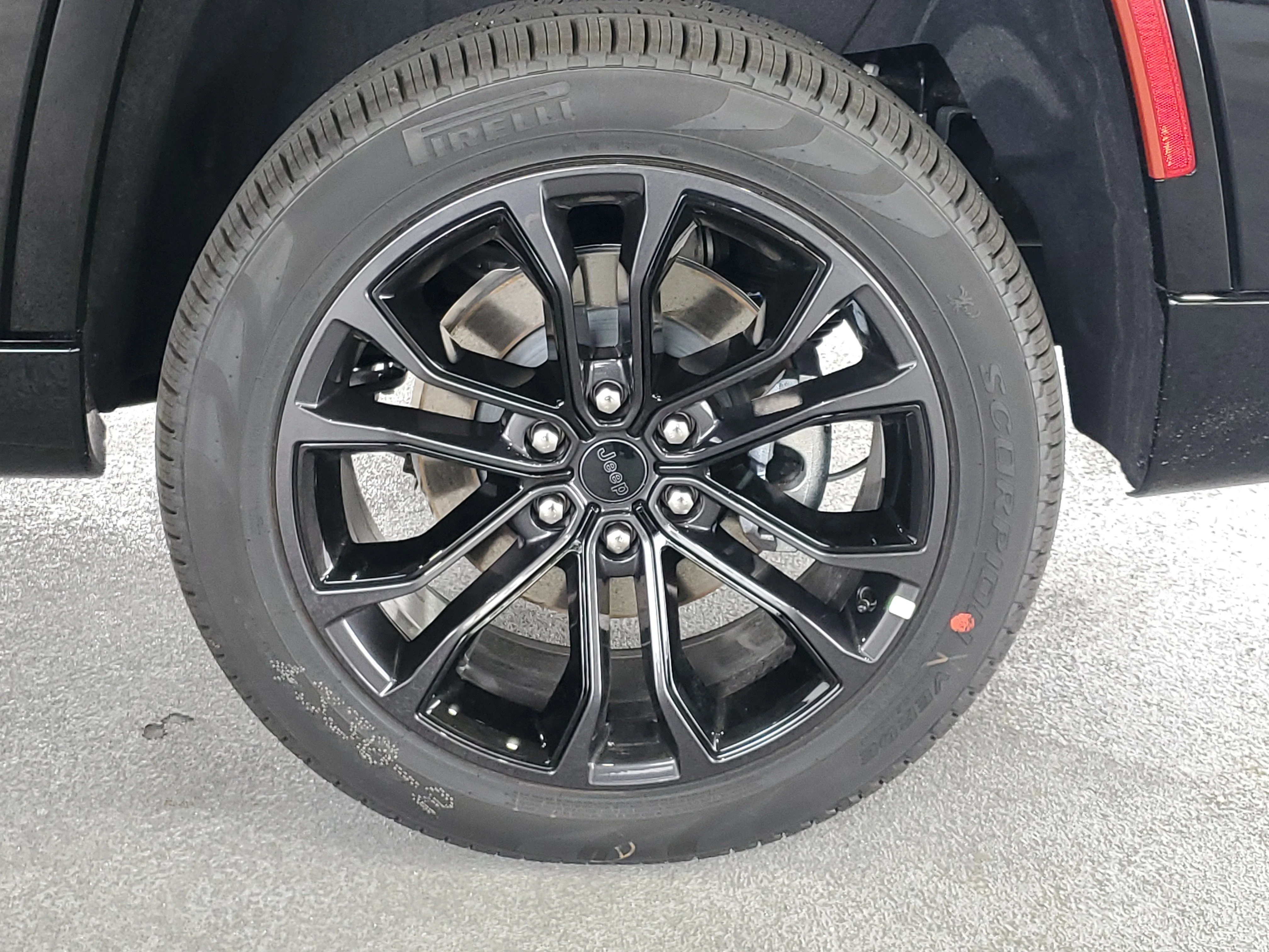 New 2026 High Gloss Black Exterior Paint Jeep Summit Obsidian image 6
