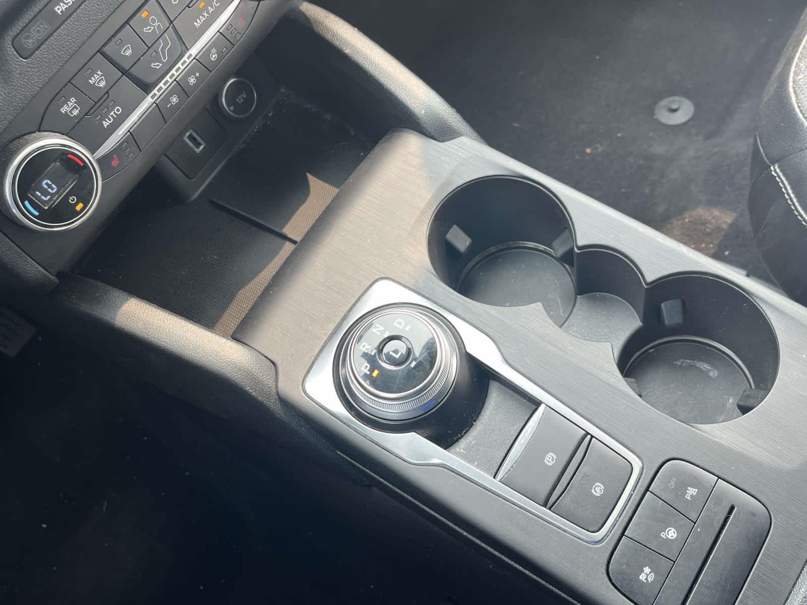 Used 2020  Ford Titanium Hybrid image 29