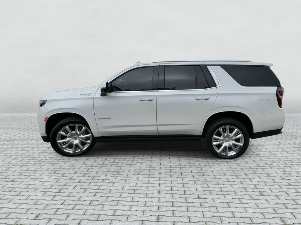Used 2022 Iridescent Pearl Tricoat Chevrolet High Country image 5