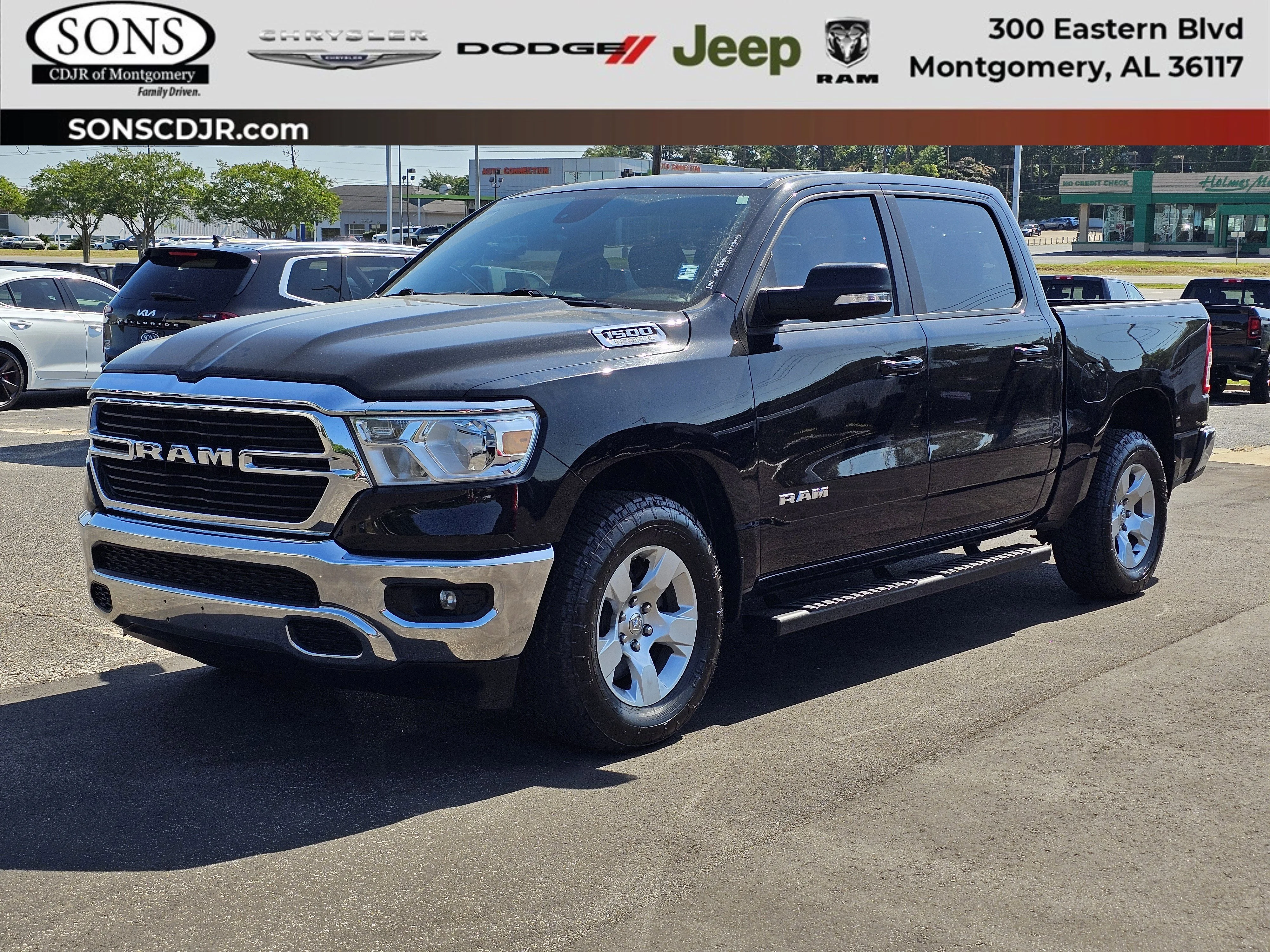 2021 RAM 1500 Big Horn/Lone Star 4x4 Crew Cab 5'7's photo