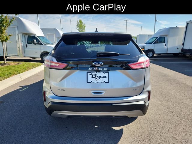 Used 2022 Silver Ford SEL image 9