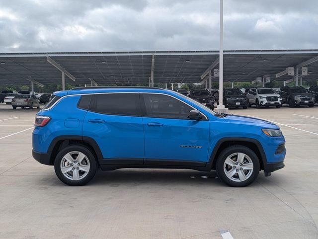 Used 2022 Blue Jeep Latitude image 6