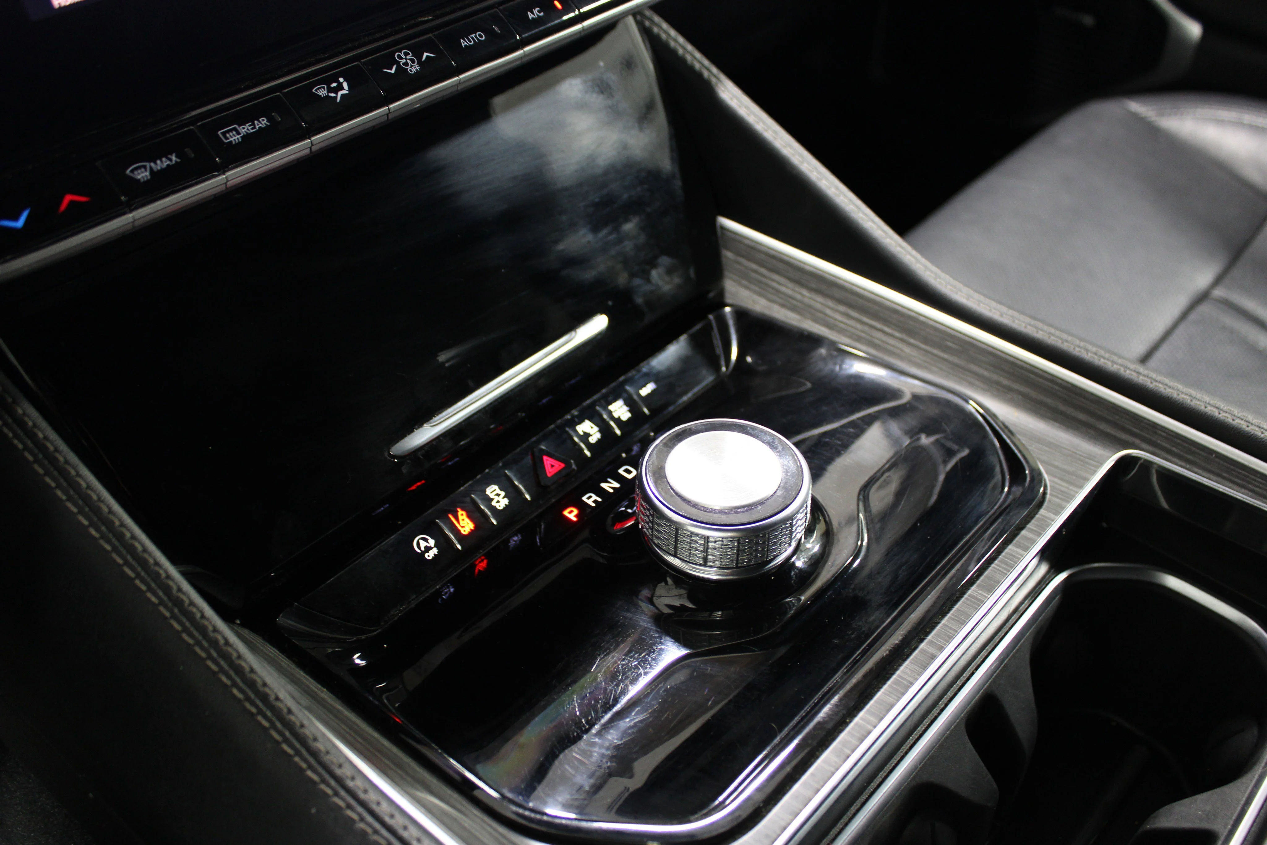 2024 Jeep Wagoneer L Series II - Photo 15