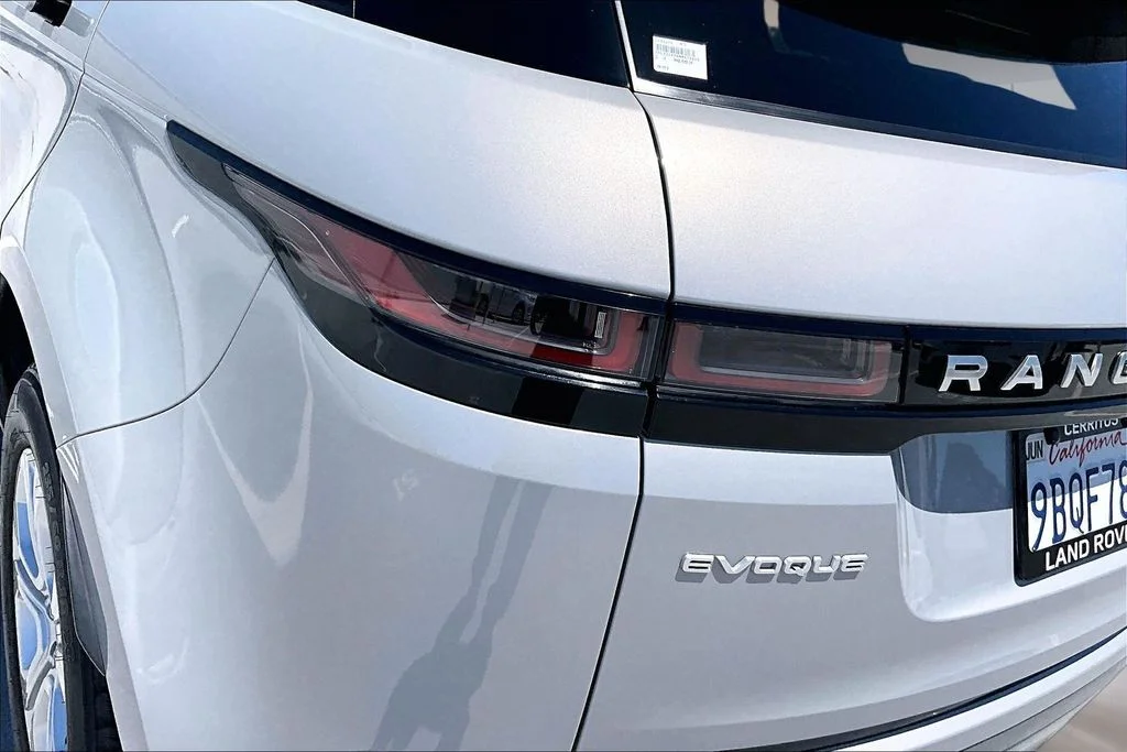 Used 2022 White Land Rover S image 21