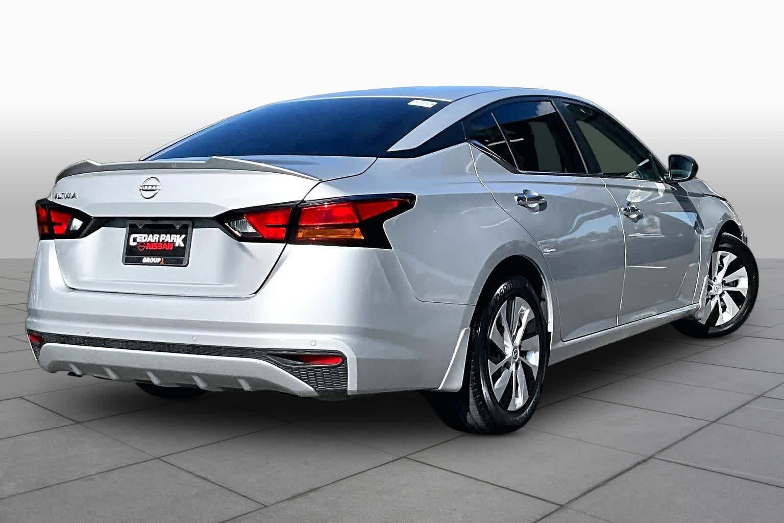 Used 2024 Brilliant Silver Metallic Nissan 2.5 S image 13