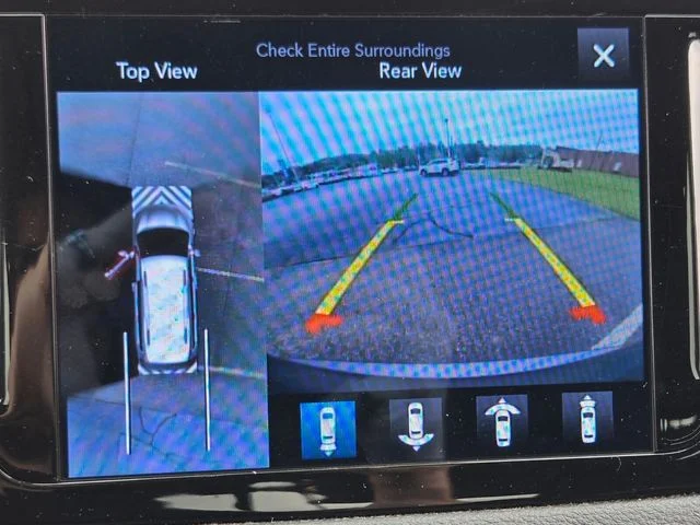 Used 2017 Gray Chrysler Limited image 31
