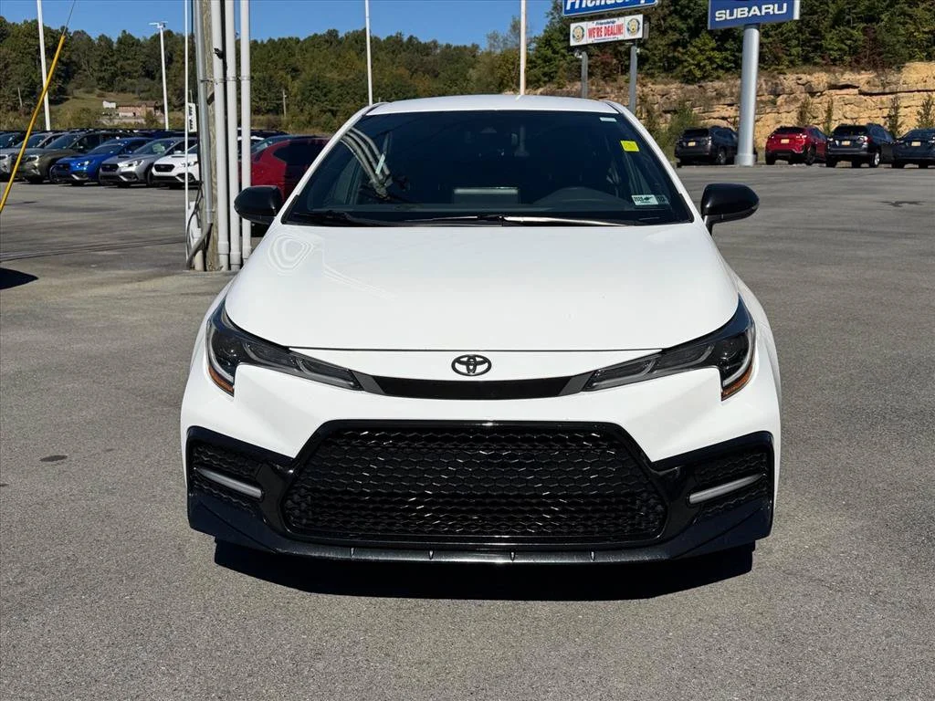 Used 2022 White Toyota SE Nightshade image 17