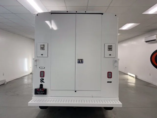 New 2025 Oxford White Ford E-350 SRW image 27