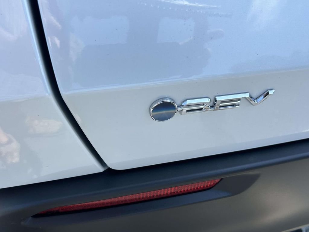 New 2026 Wind Chill Pearl Toyota XLE image 12