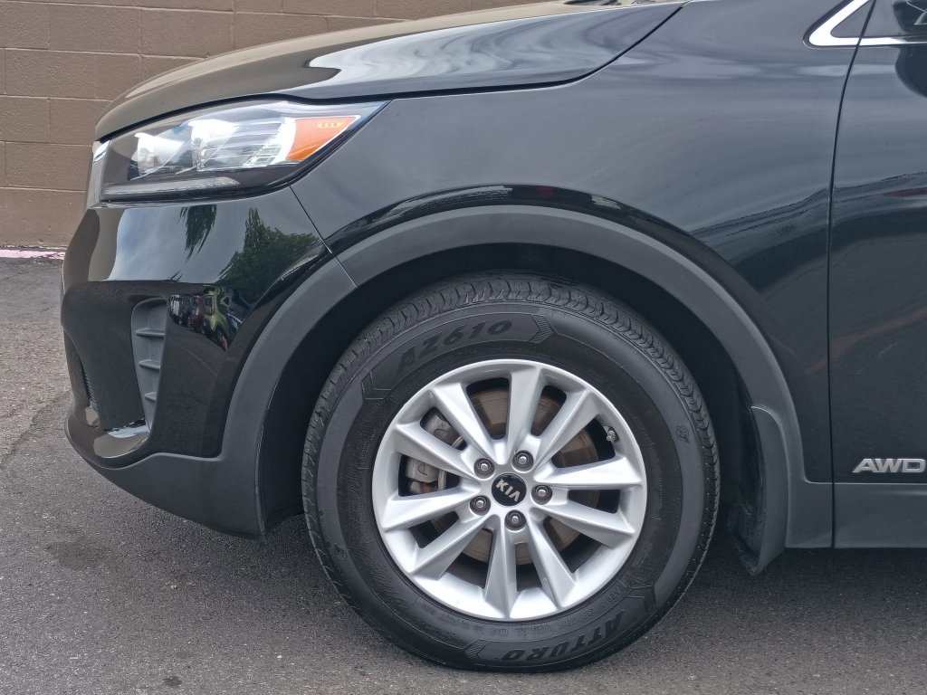 Used 2020 Black Kia LX image 9