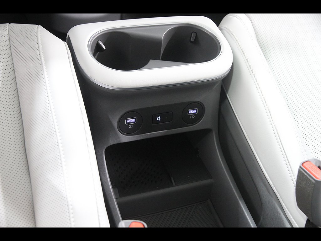 2024 Hyundai IONIQ 5 Limited - Photo 19
