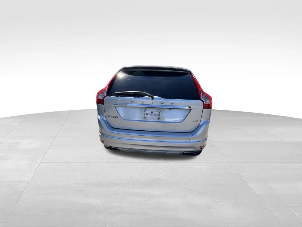 Used 2017 Silver Volvo T5 Inscription image 4