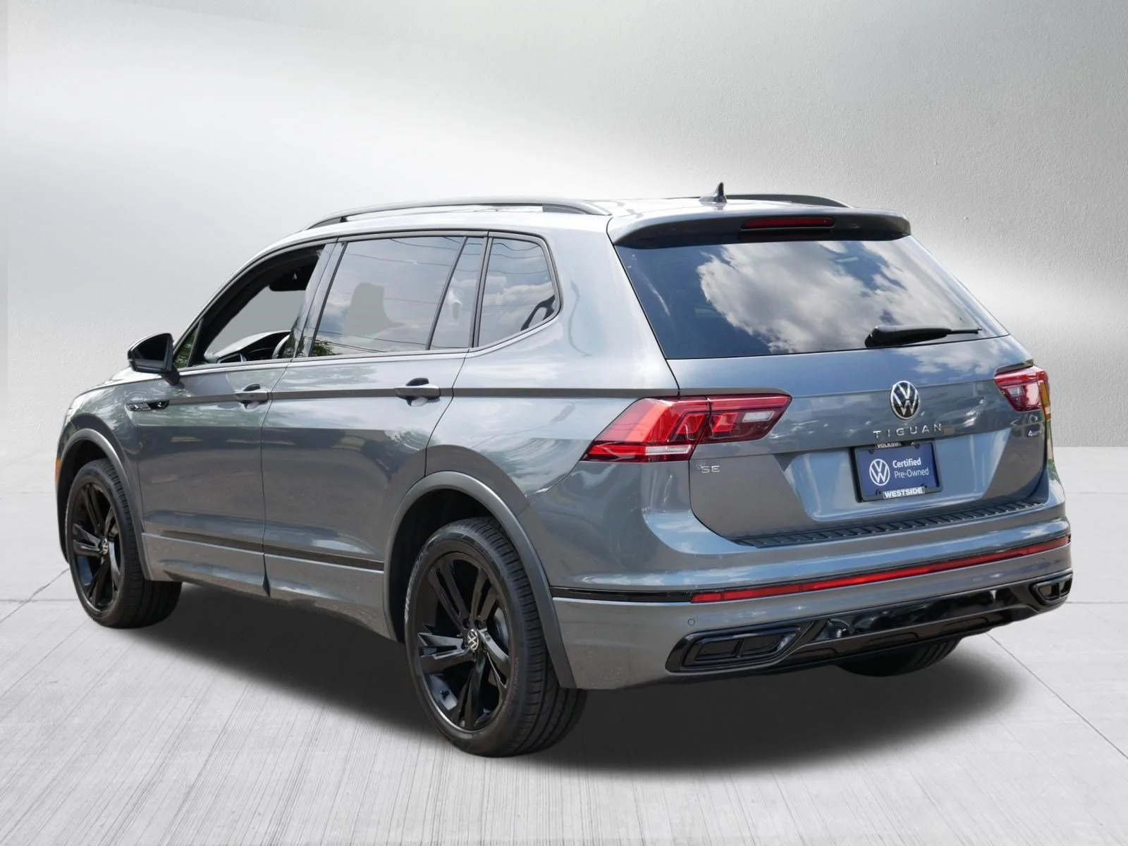 Certified Used 2023 Platinum Gray Metallic Volkswagen SE R-Line Black image 5