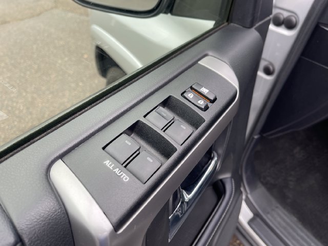 Used 2022 Silver Toyota SR5 Premium image 11