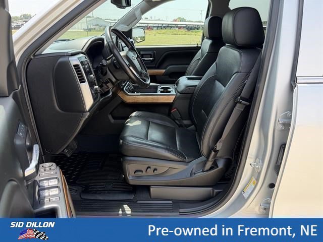 Used 2018 Silver Ice Metallic Chevrolet LTZ image 4