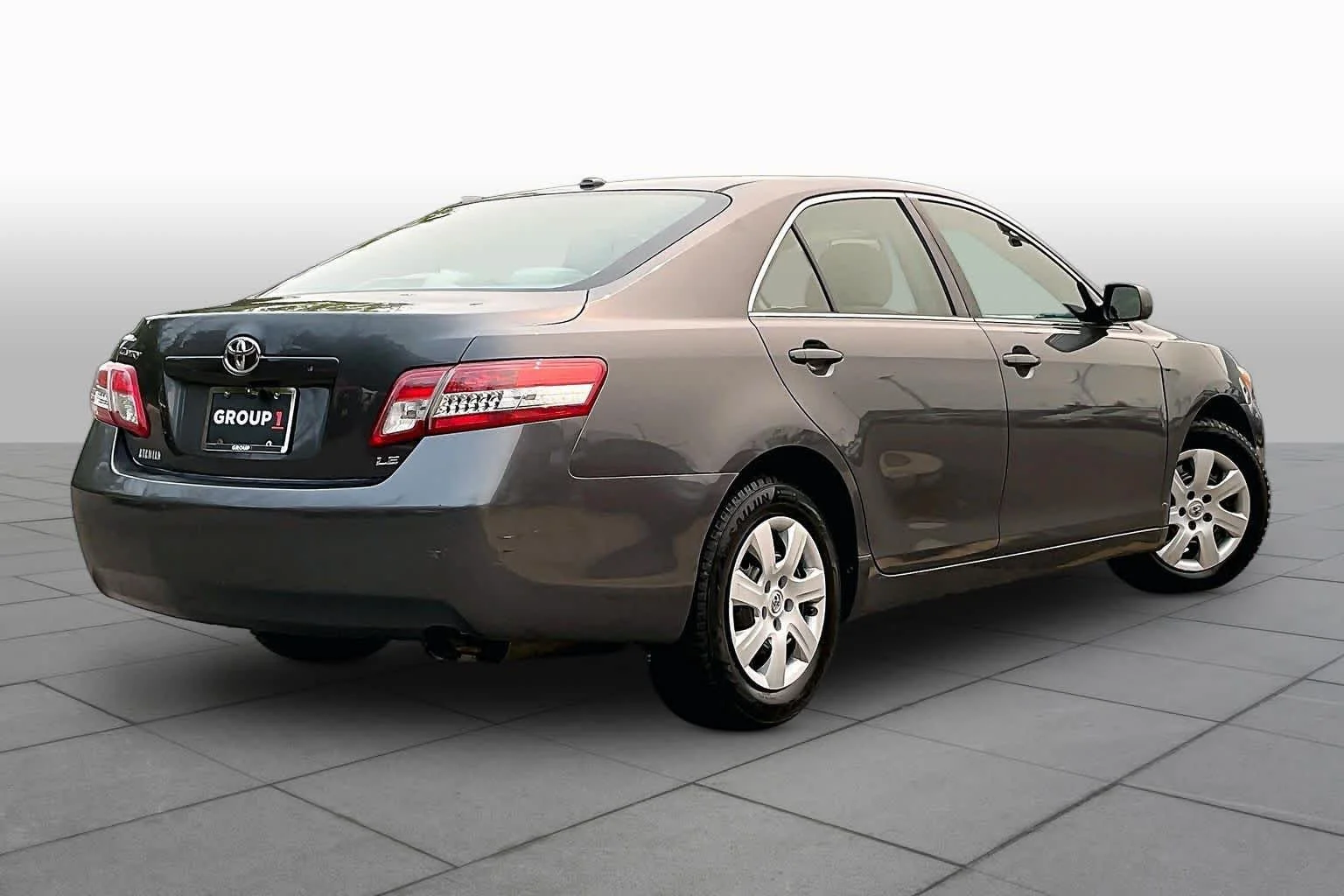 Used 2010 MAGNETIC GRAY MET. Toyota  image 12
