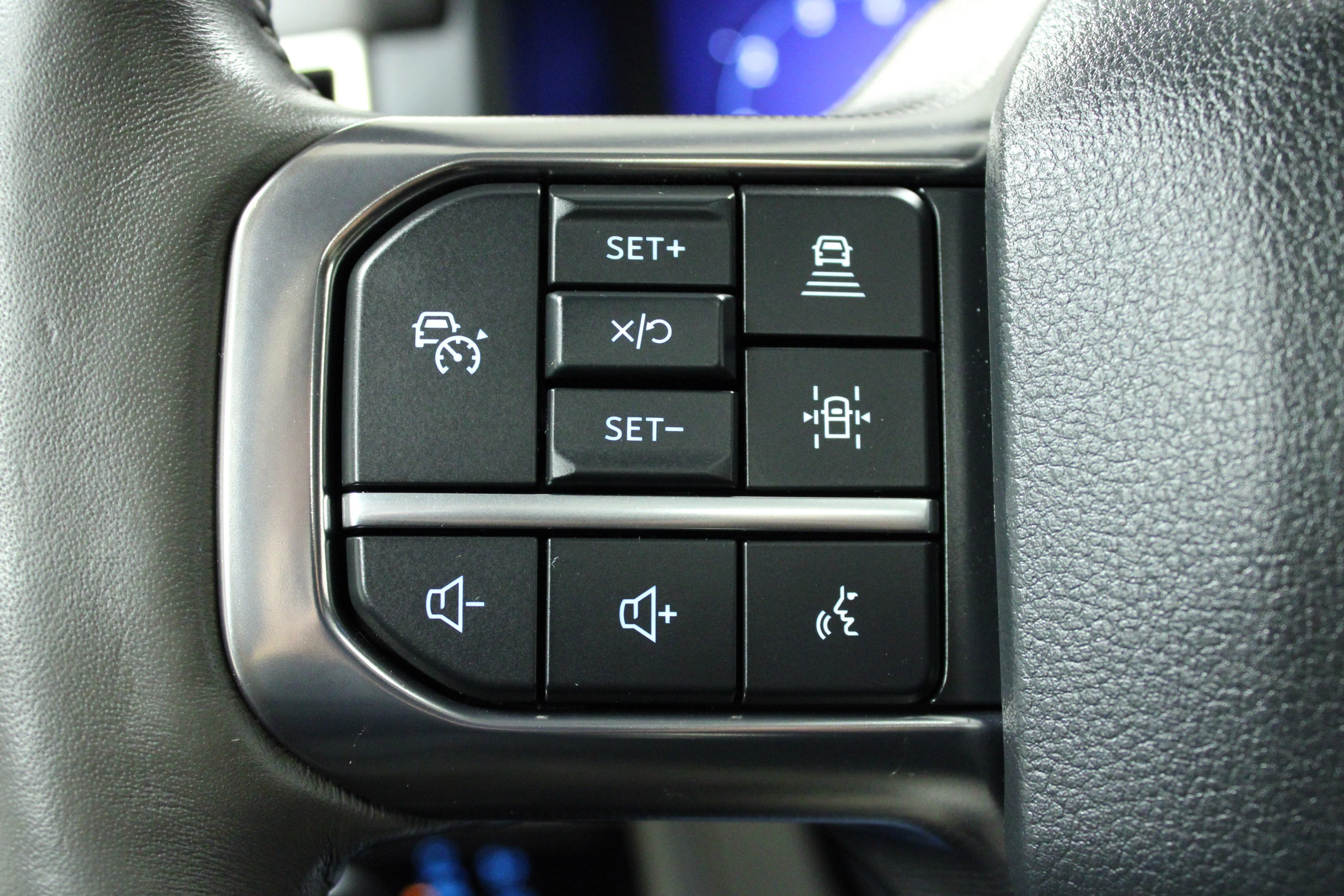 Used 2024 Star White Metallic Tri-Coat Ford Platinum image 22