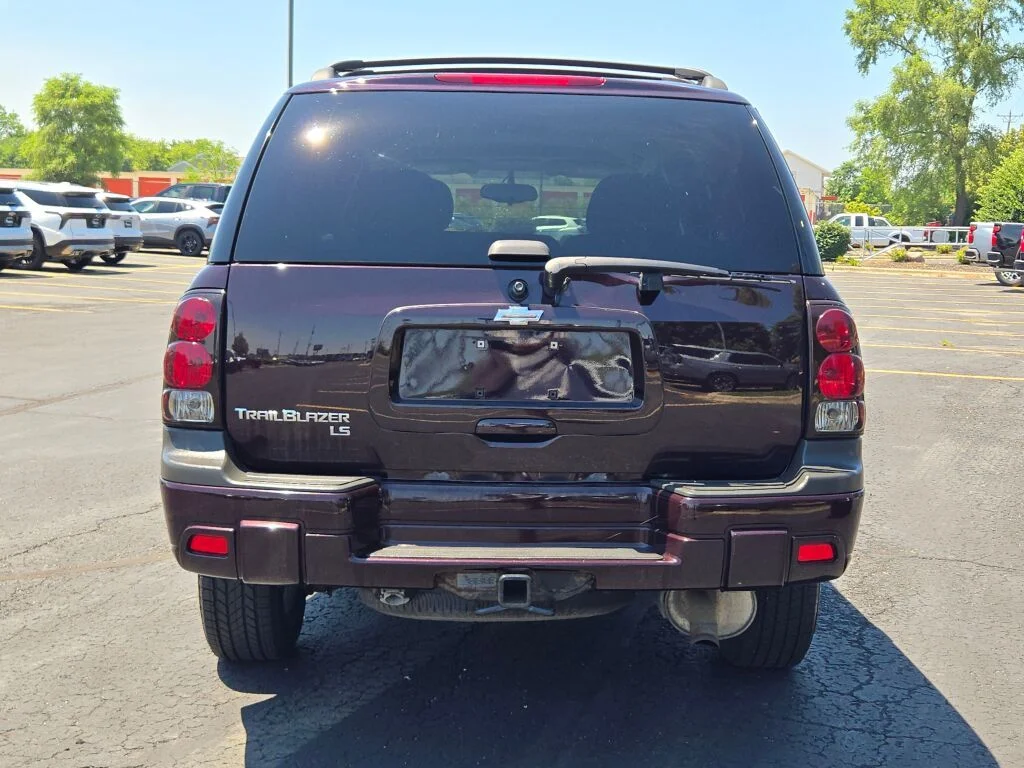 Used 2008 Red Chevrolet LS image 12