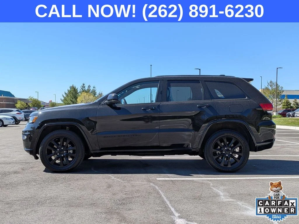 Used 2022 Black Jeep Laredo X image 4