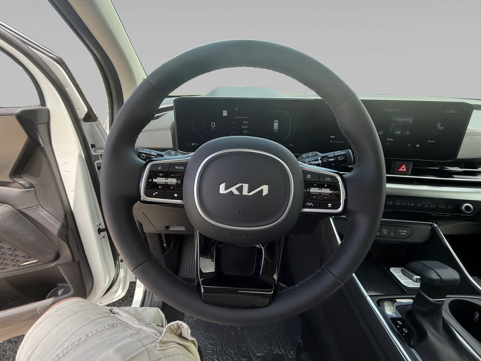 New 2026 Snow White Pearl Kia SX Prestige image 13